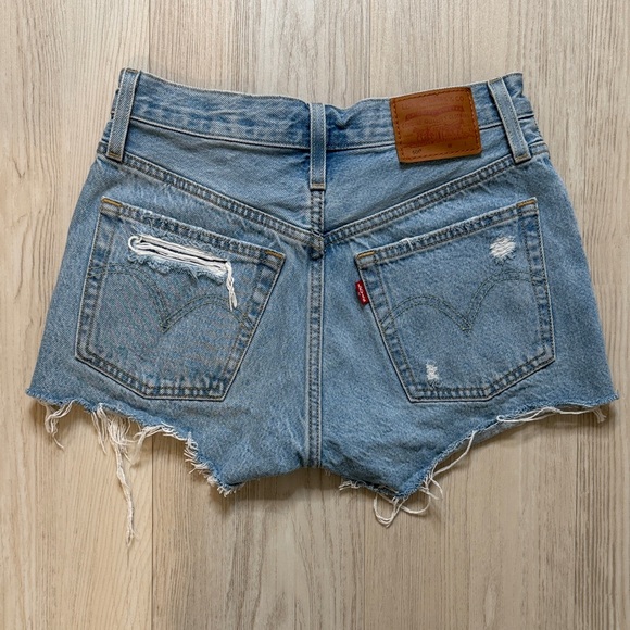 Levi's Light Blue Distressed 501 Original Short  Women’s 24 - Picture 5 of 10